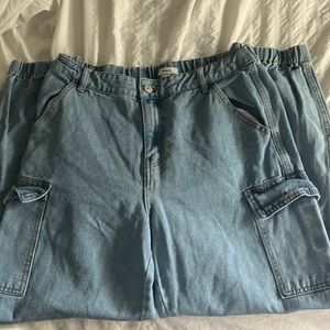 Forever 21 women’s cargo jeans